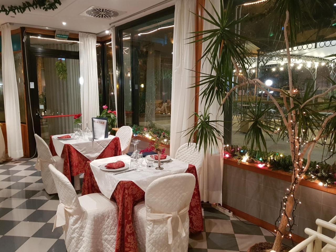 Platani Hotel Bolsena Exteriör bild